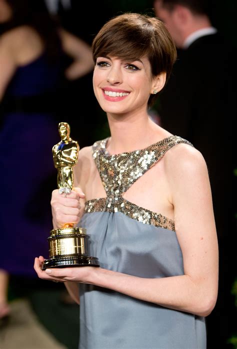 how many oscars does anne hathaway have